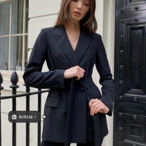 Aritzia Babaton Samuel Belted Blazer size 0